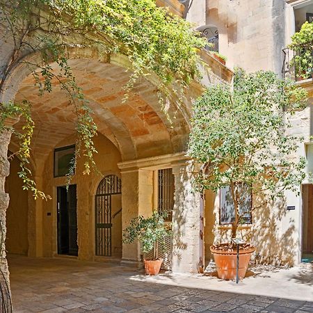 Bed and Breakfast Palazzo Persone Dimora Storica Lecce Exterior foto