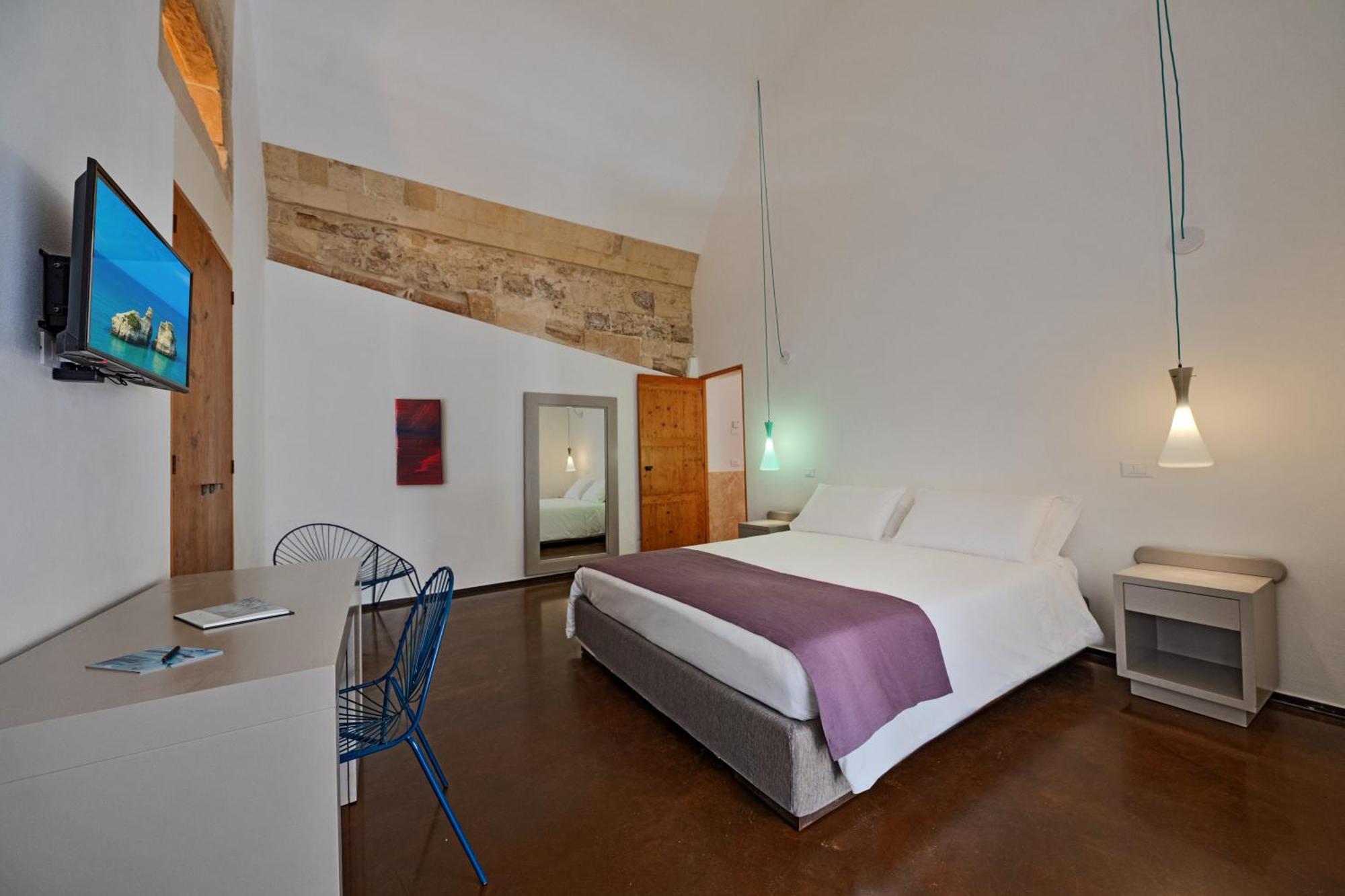 Bed and Breakfast Palazzo Persone Dimora Storica Lecce Exterior foto